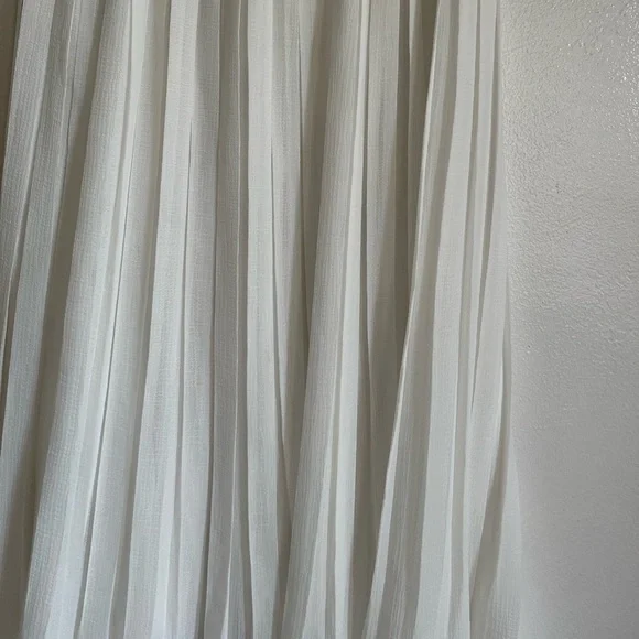 NEW Uniqlo White Skirt - Picture 6 of 11